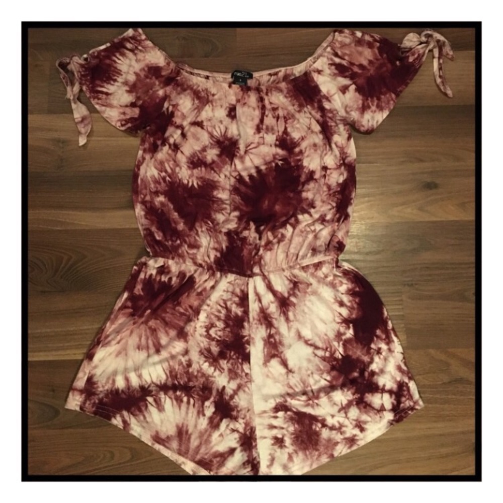 Rue 21 Romper size small